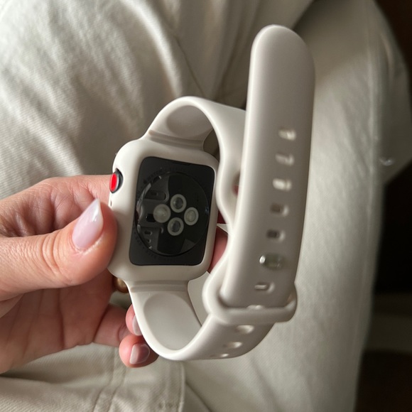 SOLD APPLE WATCH SERIES 3 • 42mm • ALUMINUM CASE CERAMIC BLACK • GPS & CELLULAR. - Picture 2 of 3